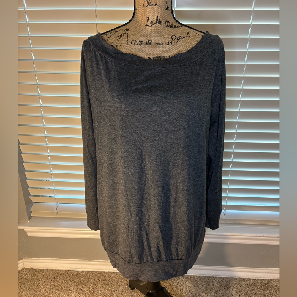 Halife ~ Gray Long Sleeve Top. Can be worn on or off the shoulders. NWT.